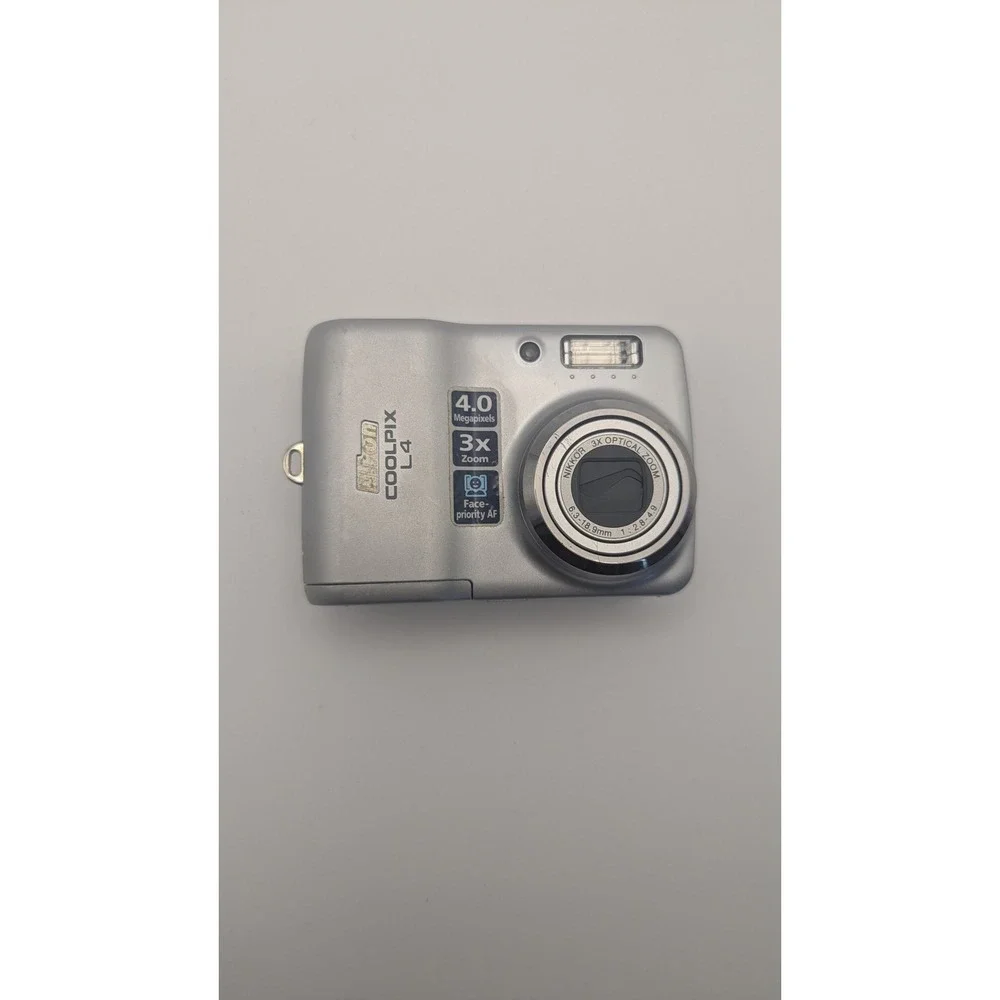 Nikon Coolpix L4 Silver 4.0MP 3x Optical Zoom Digital Compact Camera PARTS ONLY